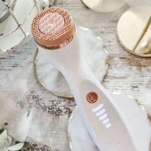 NU SKIN Lumispa IO Rose Gold Facial Cleansing Device + Magnetic Charger New!